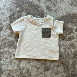 Cream one pocket tee